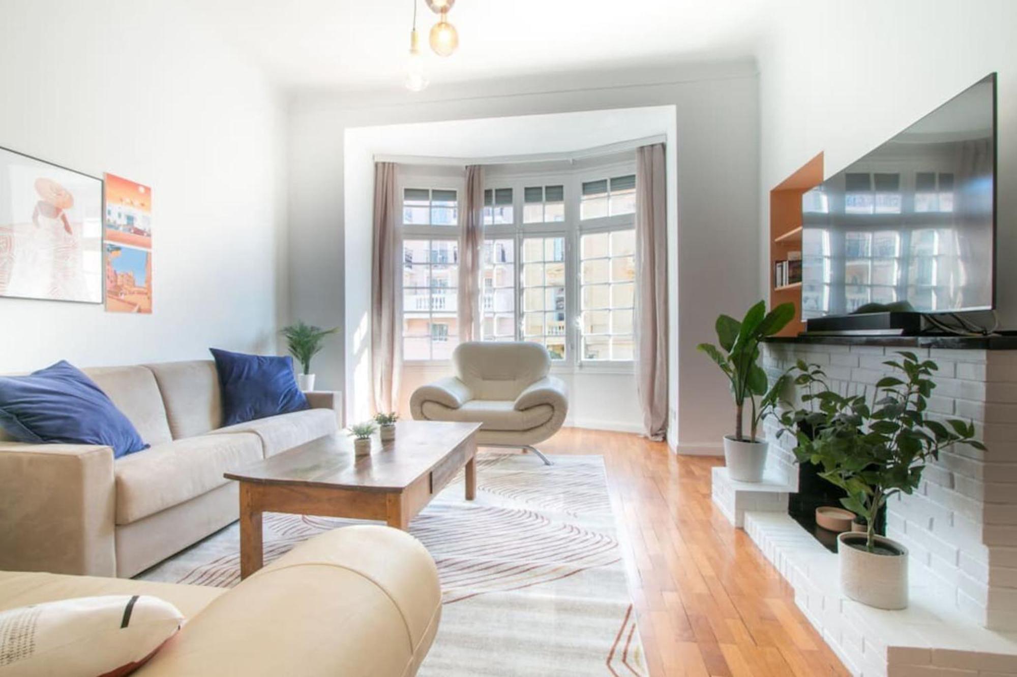 Spacious 2-Bedroom In The Centre Of Menton Extérieur photo