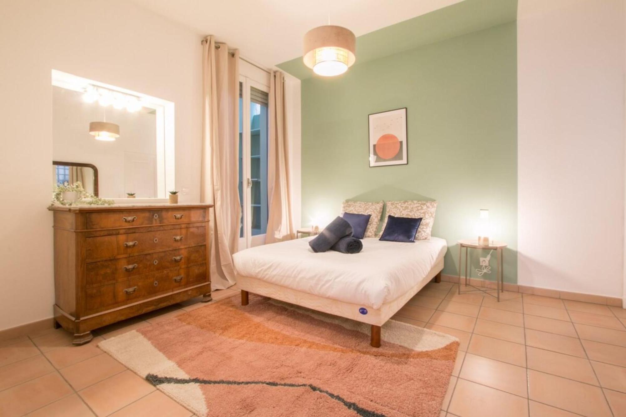 Spacious 2-Bedroom In The Centre Of Menton Extérieur photo